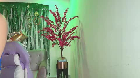 summer_miller online show from 03/18/26, 11:35