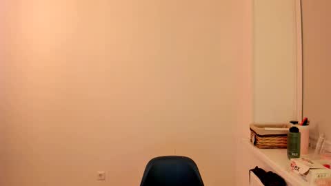 Summer Preston online show from 12/18/25, 03:12