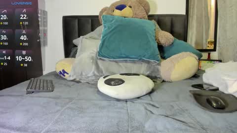 Snapshot of summer_romance chatting on 02/12/26, 09:43 Andres-tattoos Derek Hairy online show from 02/12/26, 09:43