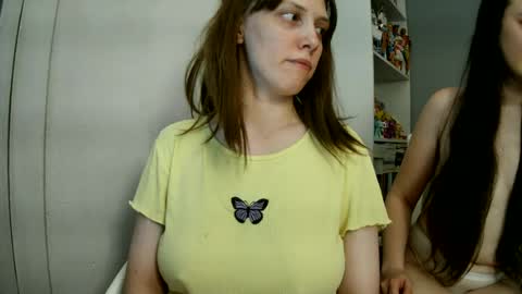 Snapshot of summerbluesky chatting on 06/29/26, 04:29 summerbluesky online show from 06/29/26, 04:29