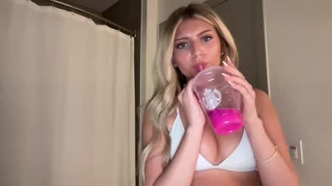 Snapshot of summerclarkee chatting on 03/03/26, 09:53 summerclarkee online show from 03/03/26, 09:53