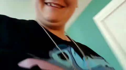 Summer Divine online show from 10/22/25, 06:07