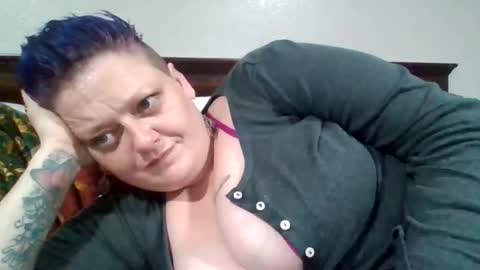 Summer Divine online show from 11/17/25, 10:32