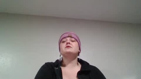 Summer Divine online show from 11/18/25, 08:19