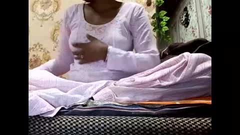Snapshot of sunali_jain03 chatting on 05/28/26, 07:16 sunali_jain03 online show from 05/28/26, 07:16