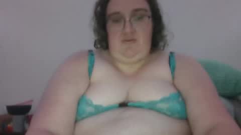 Snapshot of suncat420 chatting on 05/09/26, 05:34 suncat420 online show from 05/09/26, 05:34