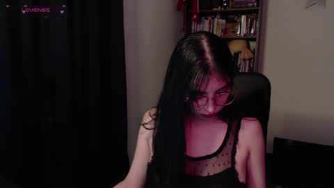 Snapshot of sunflower_uwu chatting on 05/11/26, 12:49 violetta online show from 05/11/26, 12:49