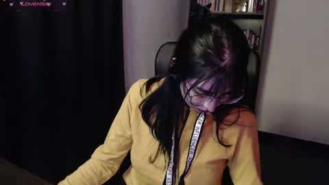 Snapshot of sunflower_uwu chatting on 06/22/26, 12:45 violetta online show from 06/22/26, 12:45