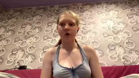 Snapshot of sungpiggott chatting on 07/16/26, 04:57 sungpiggott online show from 07/16/26, 04:57
