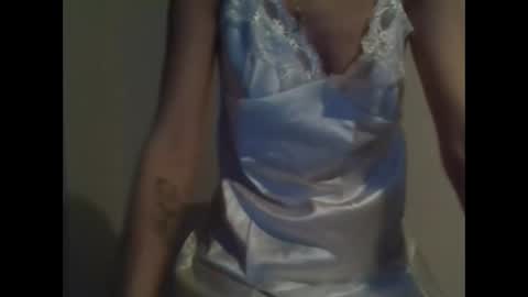 Snapshot of suni_bitch chatting on 11/29/25, 04:43 suni online show from 11/29/25, 04:43