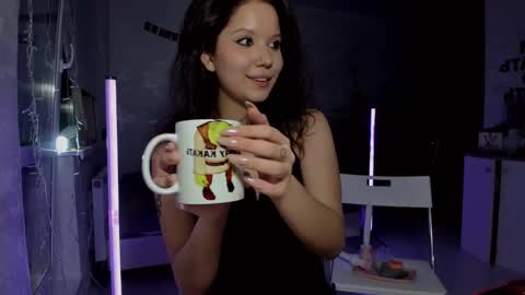 Snapshot of sunlovedamily chatting on 01/02/25, 10:33 Amy online show from 01/02/25, 10:33