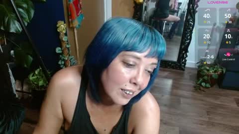 Snapshot of sunni_hottie chatting on 05/21/26, 01:12 Sunni Knight online show from 05/21/26, 01:12