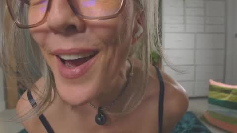 Hi Im Sunnie - Next show Friday August 1 online show from 04/14/26, 02:28