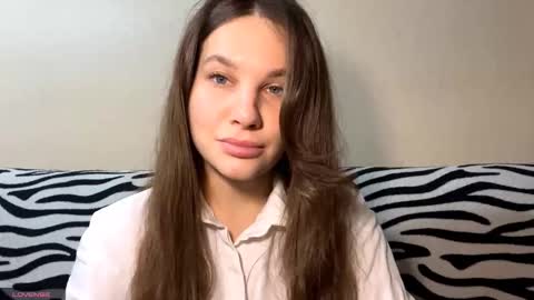 Luna online show from 12/01/25, 02:27