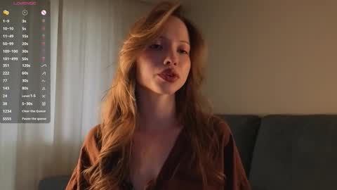 Snapshot of sunnivagaillard chatting on 09/13/25, 01:16 Kiki online show from 09/13/25, 01:16