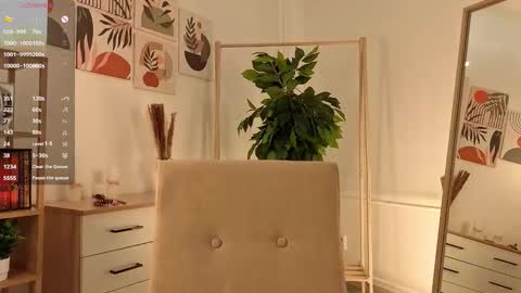 Snapshot of sunnivagaillard chatting on 09/17/25, 01:07 Kiki online show from 09/17/25, 01:07