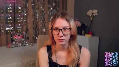 Kiki online show from 02/18/26, 01:23