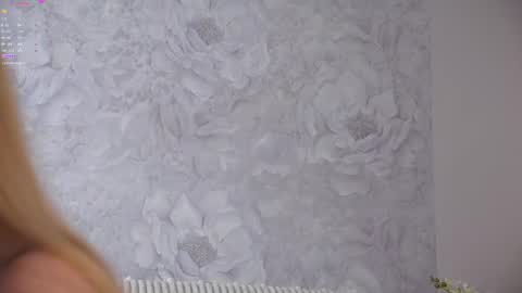 Lily online show from 05/10/26, 02:33