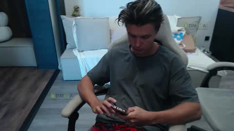 Alice and Sergey online show from 09/30/25, 07:46