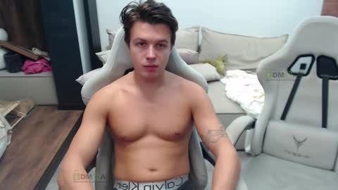 Alice and Sergey online show from 10/22/25, 08:03