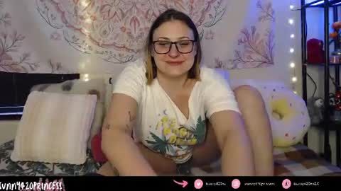 Snapshot of sunny420princess chatting on 06/19/26, 02:27 Sunny420 online show from 06/19/26, 02:27