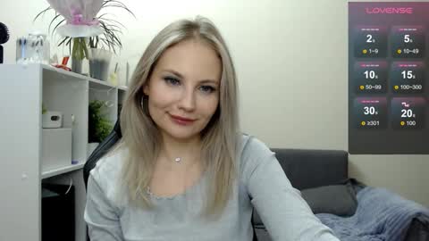 Naomi online show from 03/09/25, 01:56