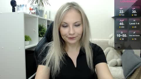 Naomi online show from 11/03/25, 03:19