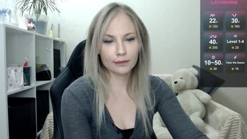 Naomi online show from 12/04/25, 04:55