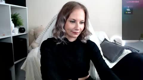 Snapshot of sunny_bunny6 chatting on 07/14/26, 08:14 Naomi online show from 07/14/26, 08:14