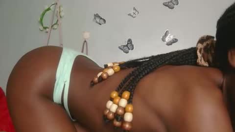 Snapshot of sunny_kitty25 chatting on 04/27/26, 10:24 Sunny kitty25 online show from 04/27/26, 10:24