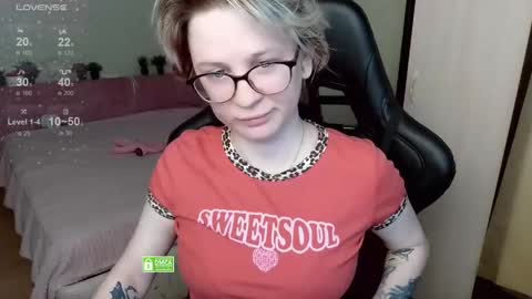 Snapshot of sunny_mood chatting on 04/30/26, 06:31 sunny mood online show from 04/30/26, 06:31
