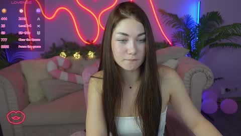 Snapshot of sunny_sweetyy chatting on 12/19/24, 11:14 S U N N Y online show from 12/19/24, 11:14