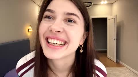 Christina online show from 12/03/25, 08:23