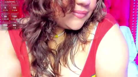 Snapshot of sunnyhoney_ chatting on 03/03/26, 12:33 Sunny online show from 03/03/26, 12:33