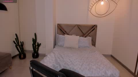 Sunny Rivers online show from 09/10/25, 07:25