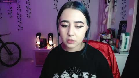 Snapshot of sunset_pienk chatting on 04/14/26, 04:18 Sunset online show from 04/14/26, 04:18