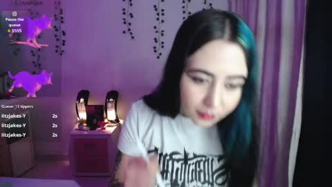 Snapshot of sunset_pienk chatting on 04/24/26, 06:16 Sunset online show from 04/24/26, 06:16