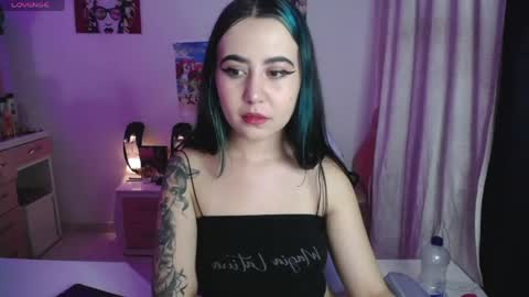 Snapshot of sunset_pienk chatting on 05/31/26, 04:09 Sunset online show from 05/31/26, 04:09