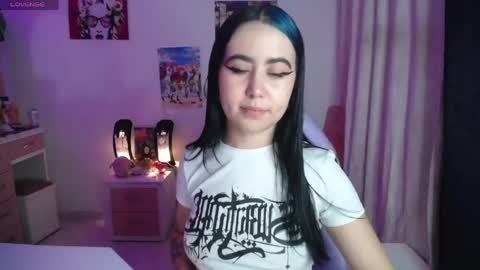 Snapshot of sunset_pienk chatting on 06/02/26, 04:14 Sunset online show from 06/02/26, 04:14