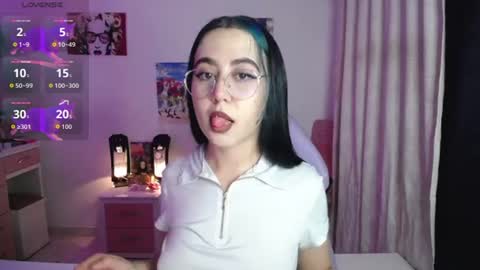 Snapshot of sunset_pienk chatting on 06/12/26, 05:17 Sunset online show from 06/12/26, 05:17