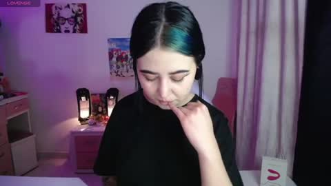 Snapshot of sunset_pienk chatting on 06/20/26, 03:20 Sunset online show from 06/20/26, 03:20
