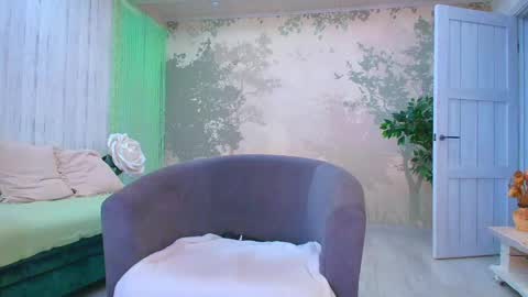 Snapshot of sunshine13_ chatting on 06/08/26, 04:46 Eva online show from 06/08/26, 04:46