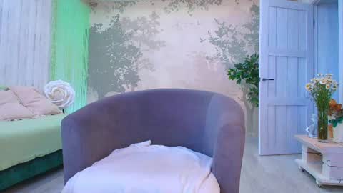 Snapshot of sunshine13_ chatting on 06/14/26, 02:46 Eva online show from 06/14/26, 02:46