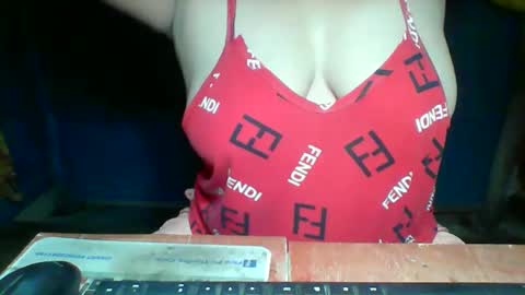 Snapshot of sunshine_789 chatting on 05/11/26, 05:43 sunshine_789 online show from 05/11/26, 05:43