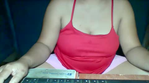 Snapshot of sunshine_789 chatting on 05/18/26, 04:13 sunshine_789 online show from 05/18/26, 04:13
