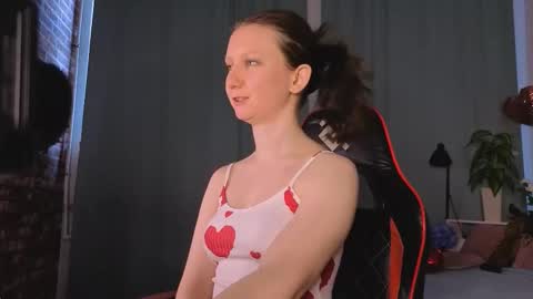 Snapshot of sunshine_blaze chatting on 02/13/26, 06:09 Alice online show from 02/13/26, 06:09