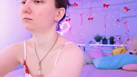 Snapshot of sunshine_blaze chatting on 02/19/26, 01:29 Alice online show from 02/19/26, 01:29