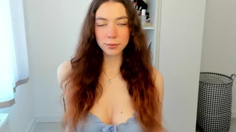 Snapshot of sunshine_bliss chatting on 05/14/26, 02:46 sunshine_bliss online show from 05/14/26, 02:46