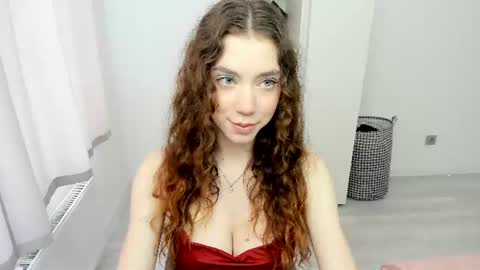 Snapshot of sunshine_bliss chatting on 06/18/26, 03:38 sunshine_bliss online show from 06/18/26, 03:38