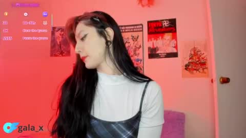 sunshine_girl9 online show from 02/17/25, 07:53